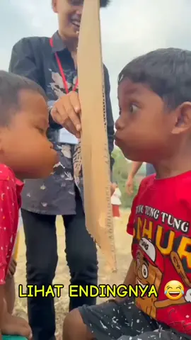 Tahan tawa 😂😂🤣 Gak tega tapi liat endingnya 🤦‍♂️😂😂🤣 #lucu #lucu_ngakak #humor #humortiktok #humorreceh 