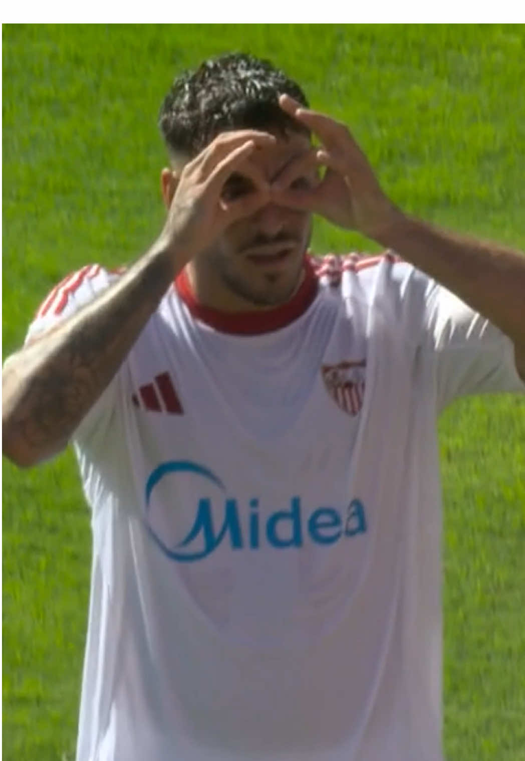 Sevilla are up 2-0 on #Barcelona in the first half 😳 #LALIGA #futbol #Soccer #football 