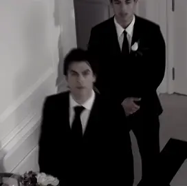 اتمنى ابوسك انا #S  . #دايمن_سالفاتور #ايلينا_قيلبرت #elenagilbert #damonsalvatore 