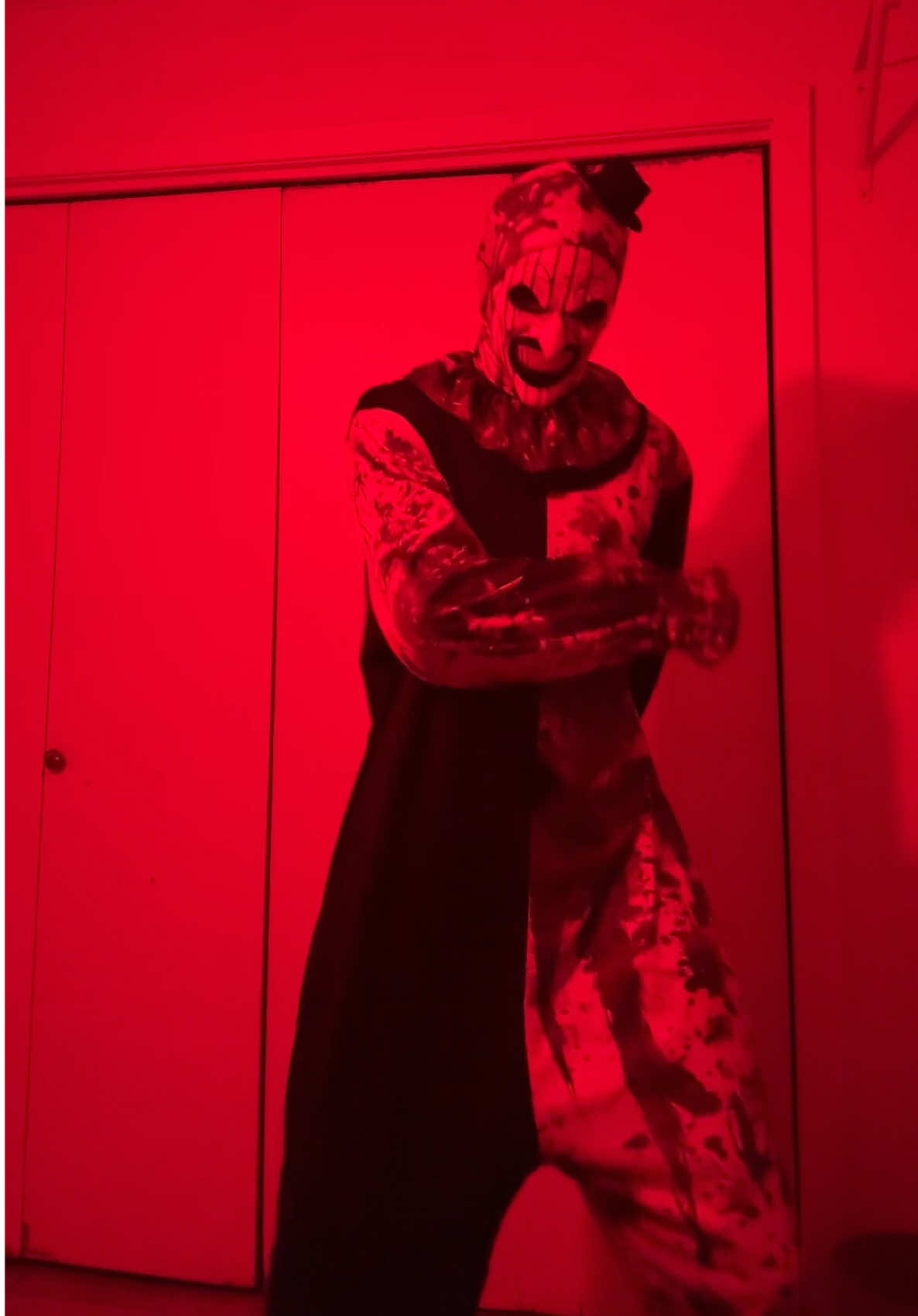 1M likes thanks to all of my little terrifiers 🖤 I truly love everybody that got me here 🖤💋 #baddie #arttheclownterrifier #octobermood #clown #halloweencostume 