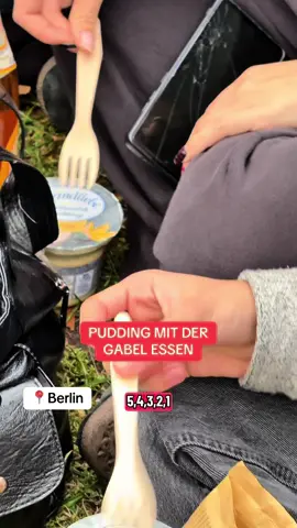 Pudding mit Gabel essen in Berlin 👀 #kissfmteam #puddingmitgabel #puddingmitgabelberlin #berlin 