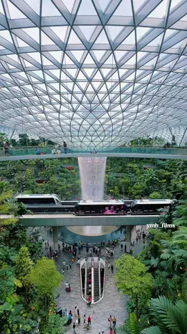 Bagaimana Singapura bisa menjadi surga pencucian uang? Bagaimana sejarahnya?  Ketika negara-negara seperti Swiss memperketat peraturan mereka, uang mengalir ke Singapura dan tidak ada yang mempertanyakannya, Bawa saja uang tunai $1 juta tanpa deklarasi, lalu masuk ke negara kami melalui bea cukai. Jangan khawatir Anda tidak akan pernah tertangkap dan bebas pajar dari negara asal. 