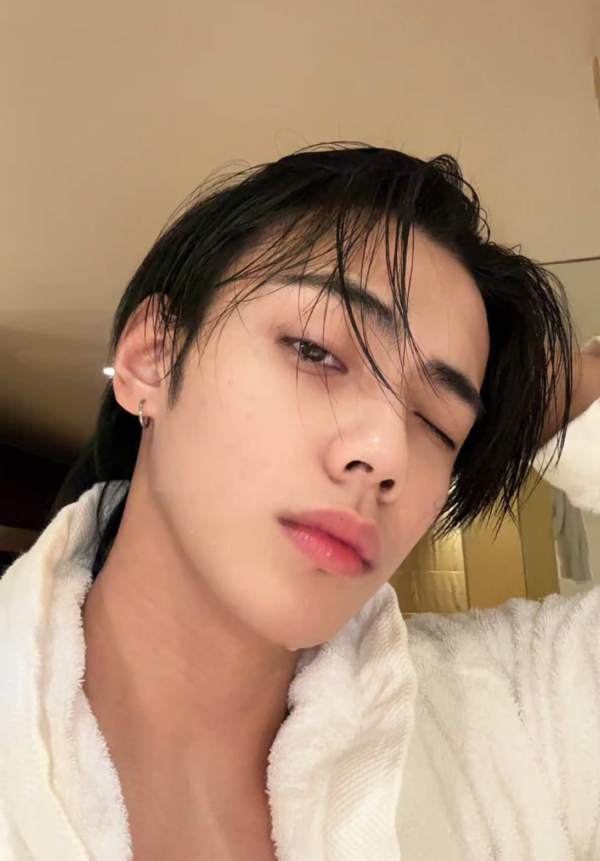 screammmm  #ValentinoFireflies #ValentinoFirefliesxPEEMWASU #PEEMWASU #BUSbecauseofyouishine