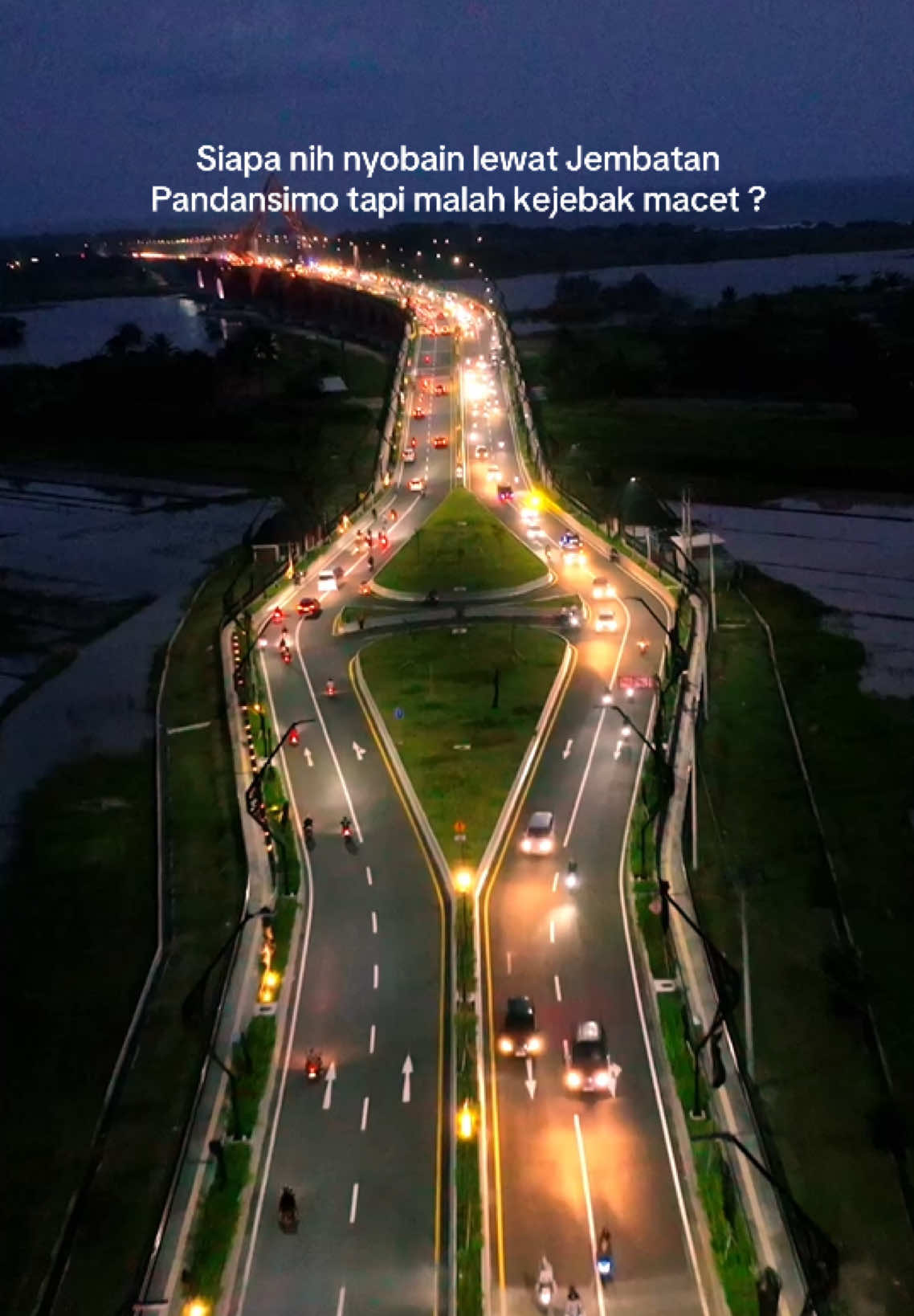 Cakep juga kalo malem, lampu nya terang👍🏻 #jembatanpandansimo #jogja #jogjaviral #fyp #fypシ゚ 