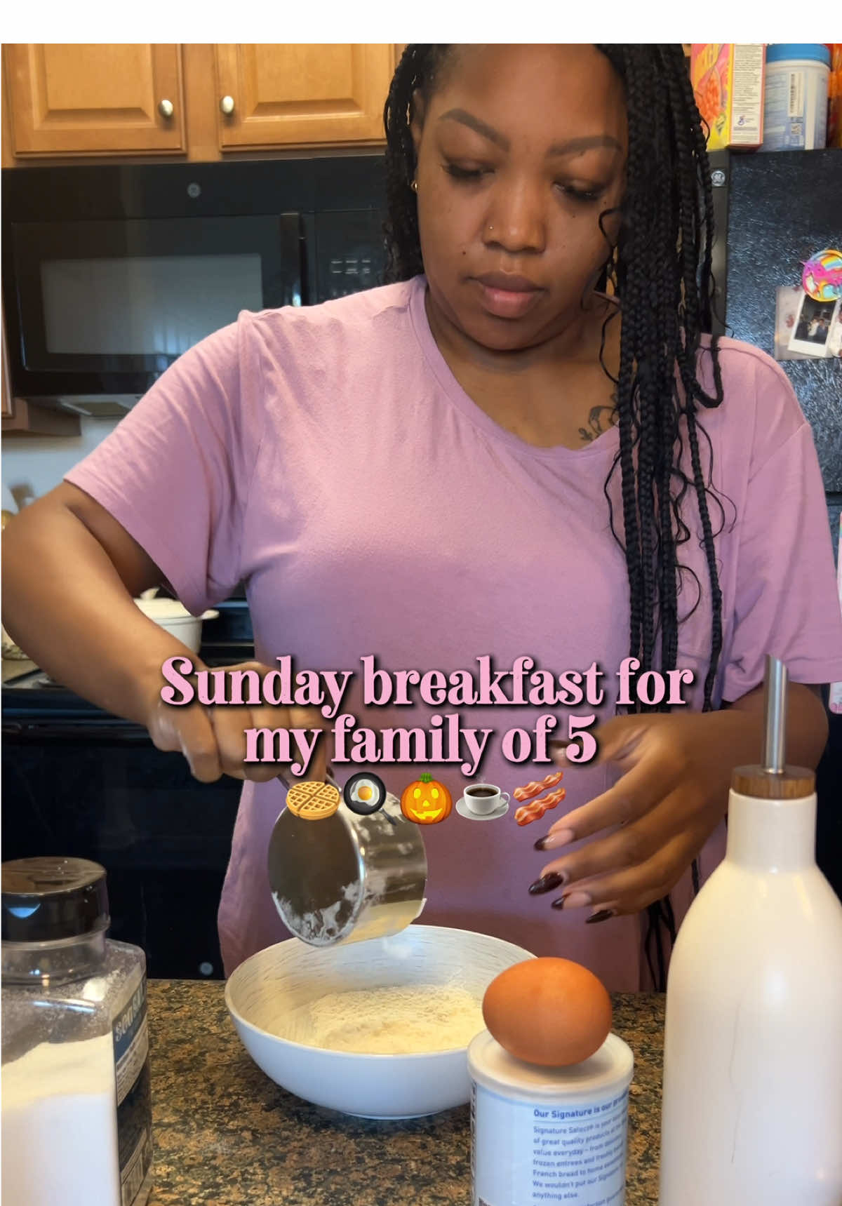 Sunday morning breakfast for my little family 🍳🧇🥓❤️ #sundaymorning #familyof5 #breakfast #morningvibes #momlife 