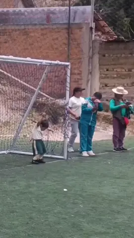 Amazing goalkeeper 🤣🥰#futbol #dance 