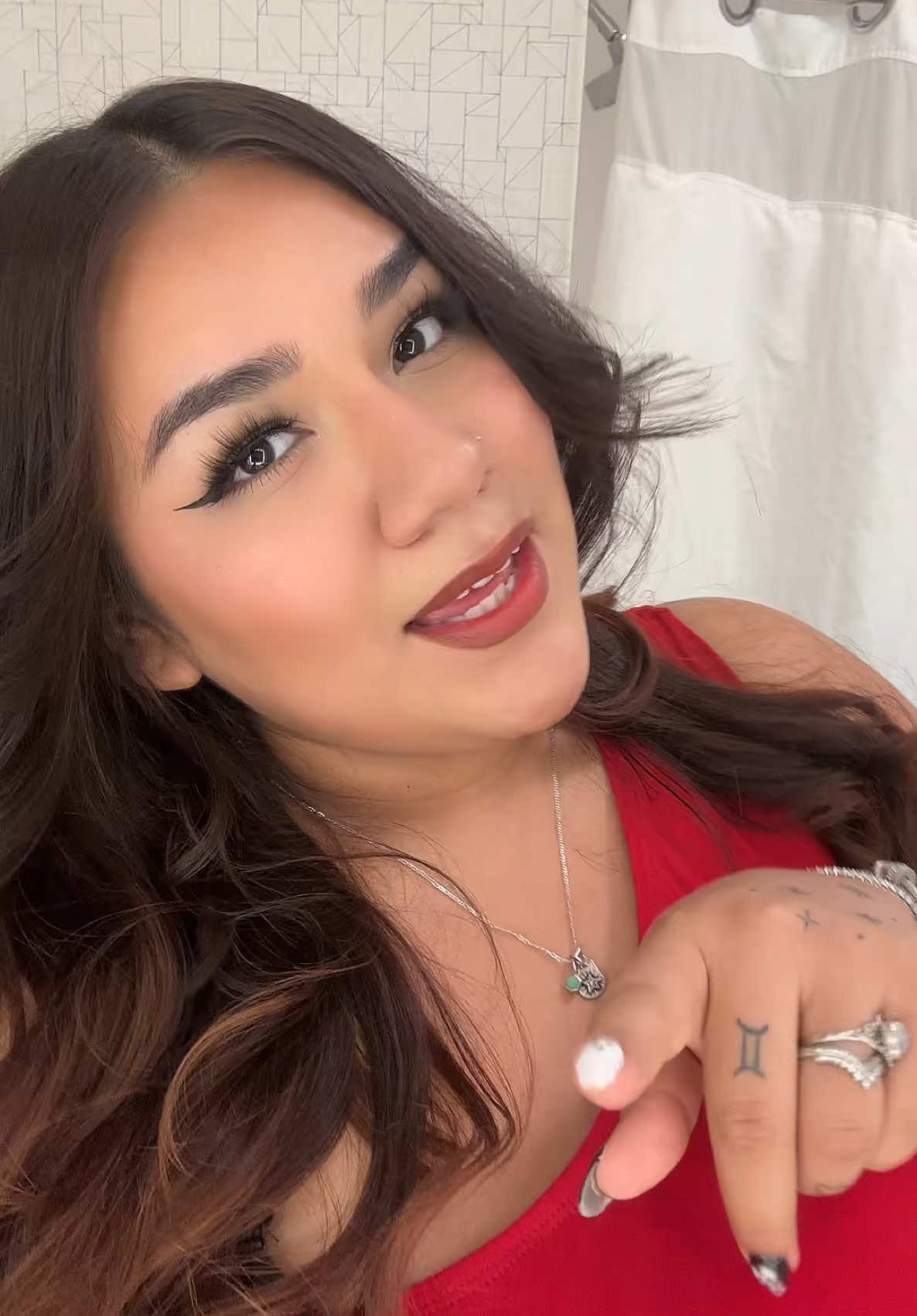 i’m alive! banda ms last night with sister❤️ #fyp #foryou #makeup #transition #latinamakeup #bandams #bandamsconcert #chicago #rosemontillinois 