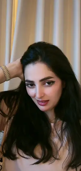 عهودا السعدي اليوم أحمر شفه جميل تيب #السعودية 