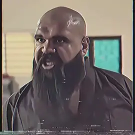 يحارب وحيداًًً😣👆🏻.  #عجب #فلم_شباب_البومب #مضاربه #فلم #شباب_البومب 