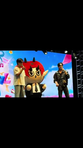 Talk with Perth Santa Domiia  หลังจบแฟนไชน์ เพิ้ดๆบอก เอ้า นึกว่านี่รวมพล >////< ดีใจที่ได้เจอน๊า PSD  #perthsanta #Domiia  #perthtanapon #santapongsapak  #เพิร์ธแซนต้า @PERTHPPE @Santa @DOMIIA 