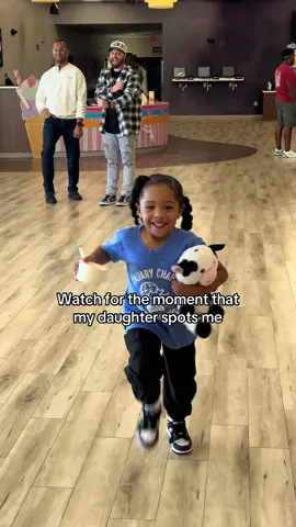 That’s my girl! 🥹 #fyp #cutekids #girlmom #toddlersoftiktok 