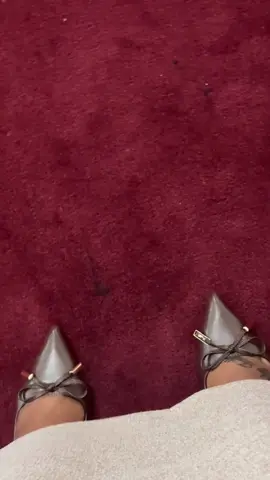 When you put too much lotion on 🤣🤣🤣#funny#viral #fyp#feet#pinky @Xclusiveekayy 