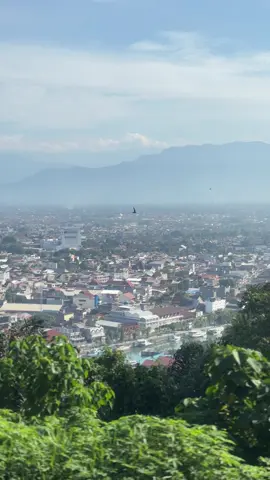 view kota padang dari bukit gado-gado