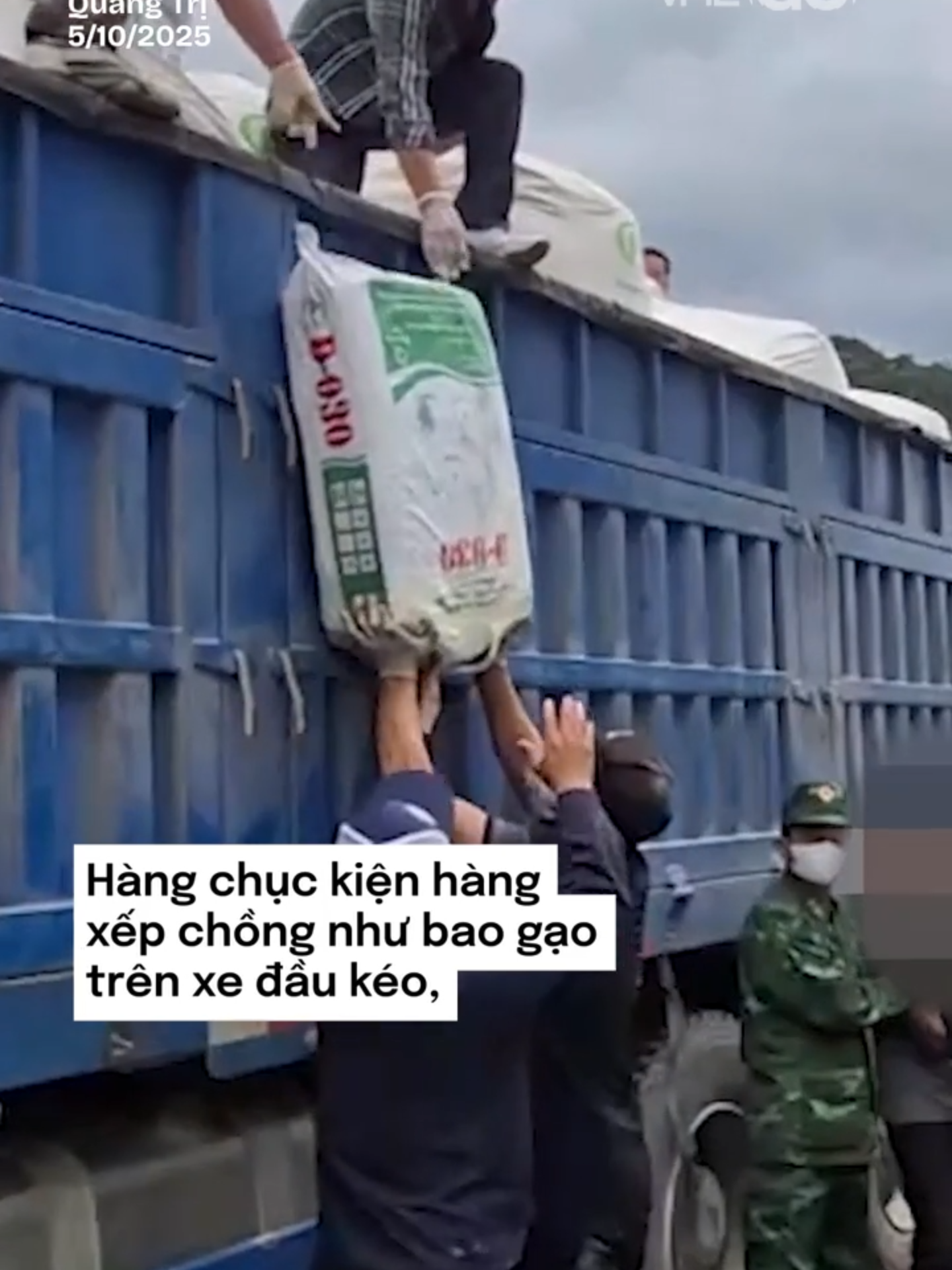 Hàng chục bao tải chứa nửa tấn ma túy, xếp chồng trên xe đầu kéo chuẩn bị tuồn từ Lào vào Việt Nam đã bị lực lượng chức năng bắt giữ, chiều 5/10. #vnexpress #tiktoknews #vne #vnego
