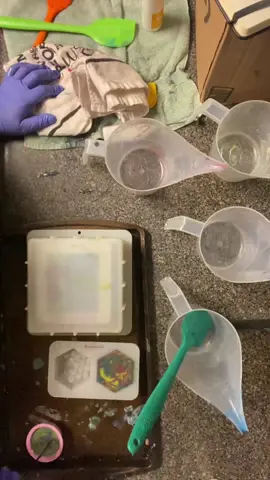 Soap Saturday yesterday! Another practice run for the dragon scale technique #coldprocesssoap #hogpodgesoapco #soapmaking #handmade #soap #dragonscales 