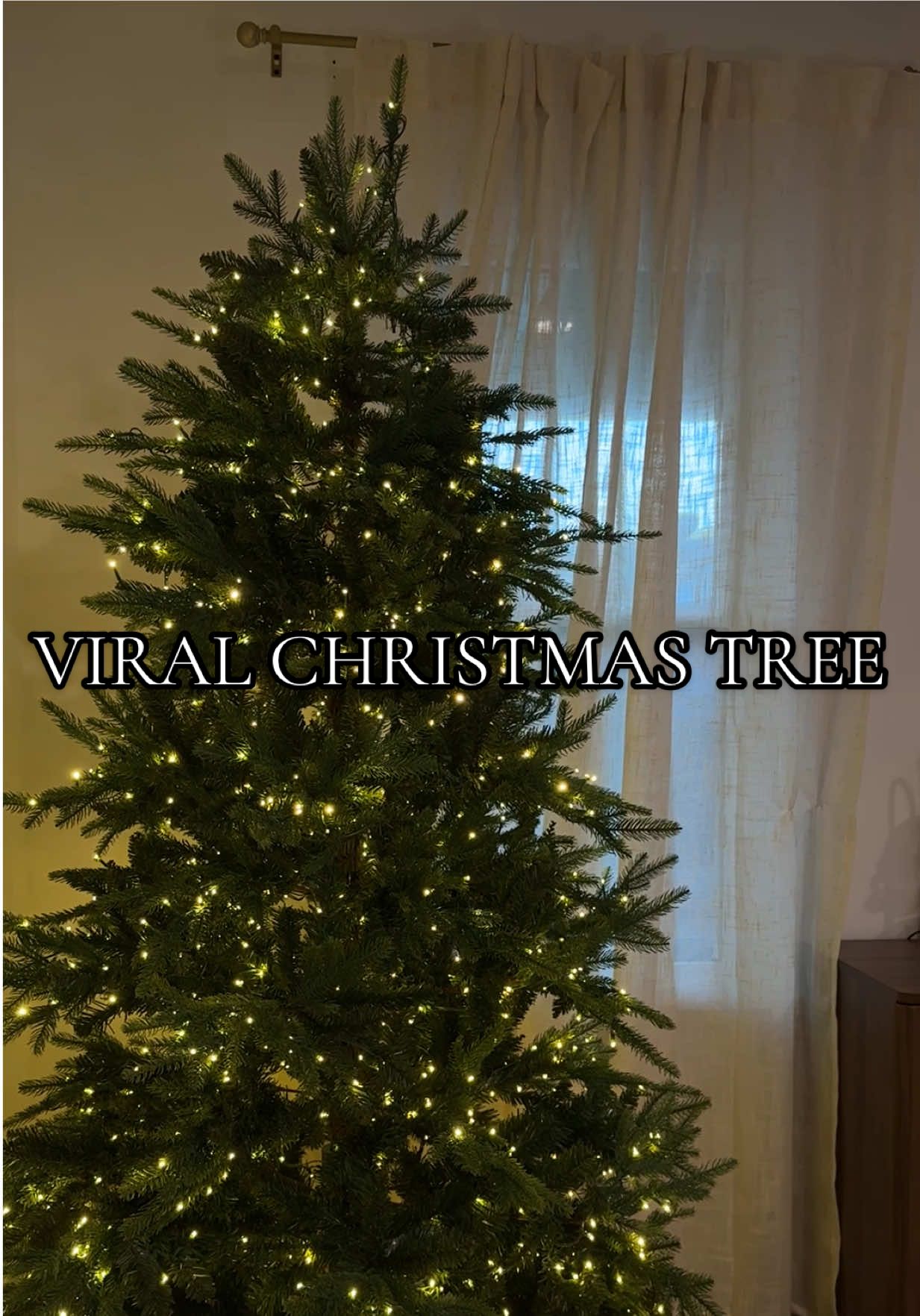 the NEW viral tree 🎄🎅🏼🦌 it’s on my Amazon!! #amazonfinds #holidayhomedecor #christmastreeinspo #amazonmusthaves 
