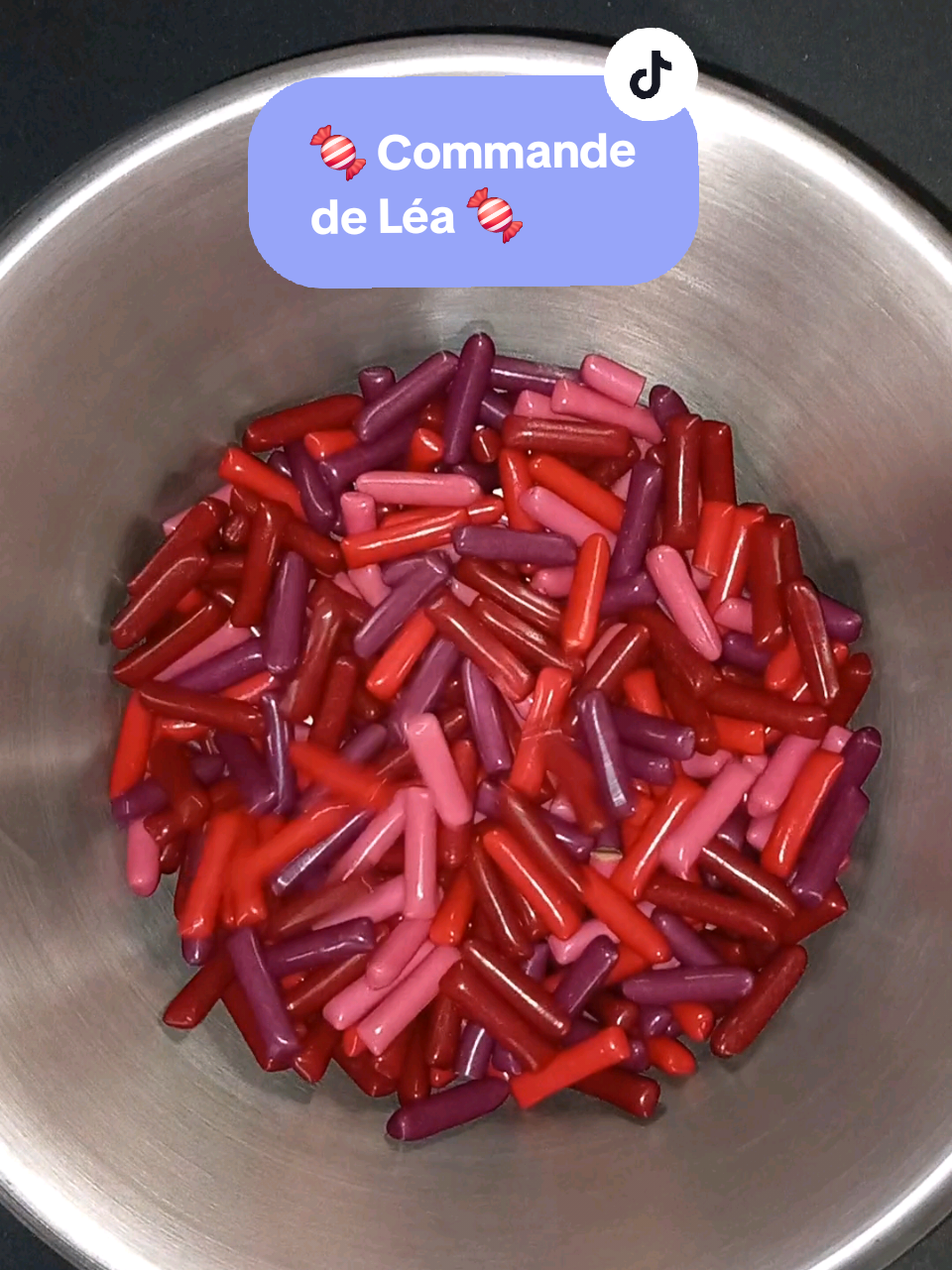 🍬 Léa a craquée sur les bonbons en vrac 🍬 Pour passer commande, rendez-vous sur notre site internet : sucreetdelices.com 😊  -10% sur ta première commande avec le code : BIENVENUE10  Livraison offerte à partir de 59€ d'achat 🚚 #commande  #bonbons  #sucreries #confiserie #sucreetdelices 