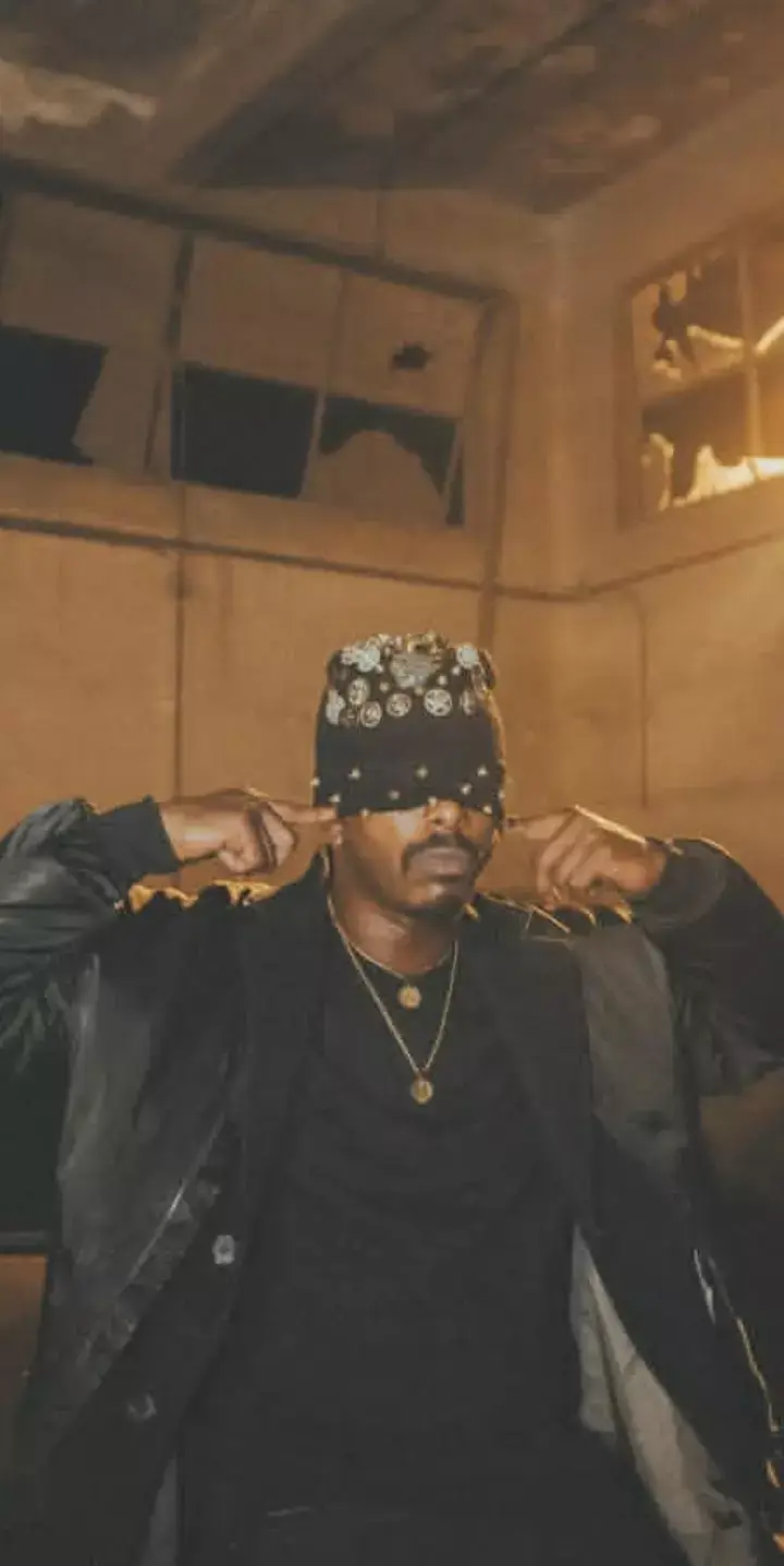 صور حليم في كليب مارسيدس بينز