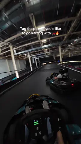 Who do you race with? #gokartracing #f1 #gokart  @Experience Factory Antwerpen 📍
