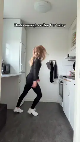 I mean it can get crazier 😏😅 #shuffledance #shufflegirl #shuffledancer #energy 