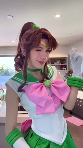 yayyy finally hopping onto a trend ON TIME 😂😭 also i‘m sooo happy with how the whole cosplay turned out🥹😭😭💕  #sailormoon #cosplay 