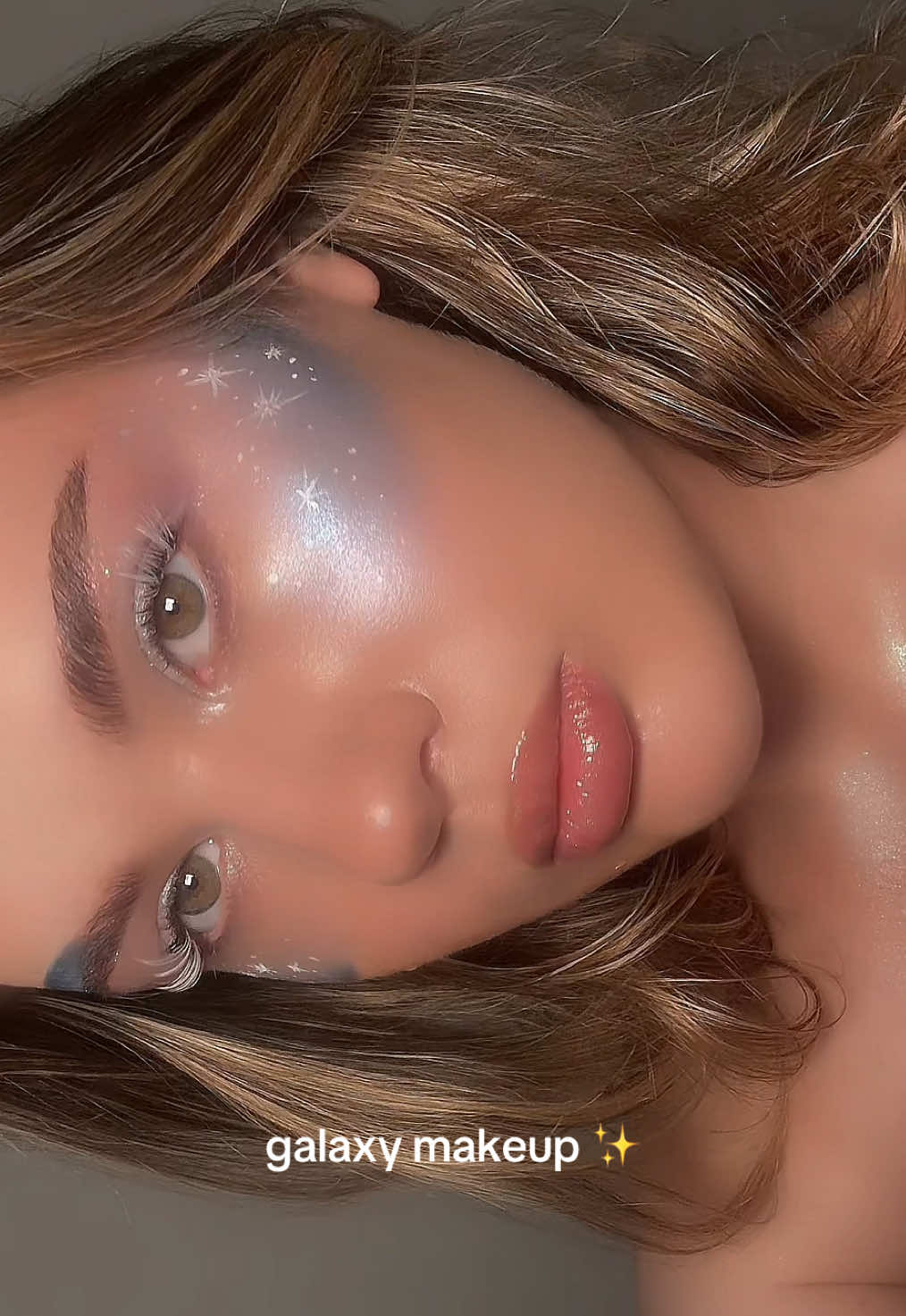 she is the universe 🪐✨🛸🌌🌙 #galaxymakeup #halloween #halloweenmakeup #creativemakeup #halloweeninspo 