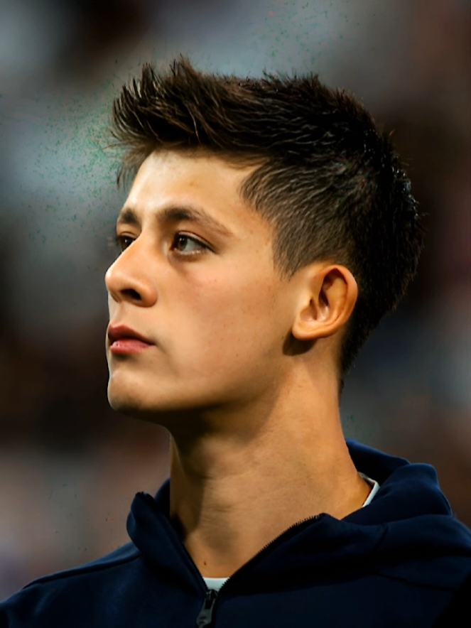 ARDA GÜLER BECAME THE BEST YOUNG PLAYER IN SEPTEMBER ➡️🤍🔥⚽🥳 #respect #magikskills #rilstiktok #subscribe❤️‍ #lik 