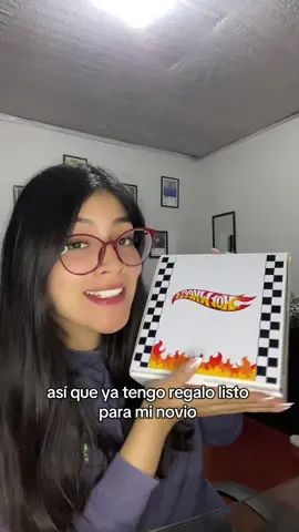 Cualquier dia es el momento adecuado para sorprender a mi hombre🥹🙈 #fyp #amor #novio #hotwheels #parejas 