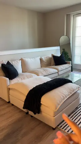 New cloud couch ☁️#fypシ #newapartment #homedecor #couchunboxing 