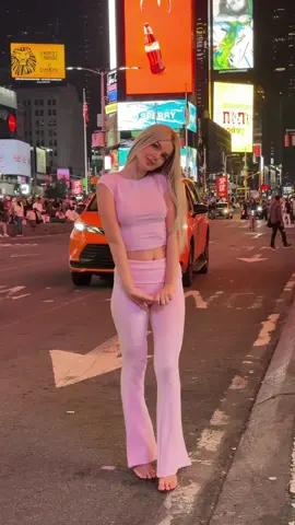 exception: Taxi driver gives a rate instead of passenger 😍 P.S my fast way to find taxi at rush hour 🤫 #funny #cute #spider #fyp #follow  