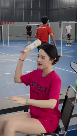Đi đánh cầu không anh ? Do dự em đánh với người khác đấy 🤭 #caulong #cầulông #badminton #chambadminton #fyp 
