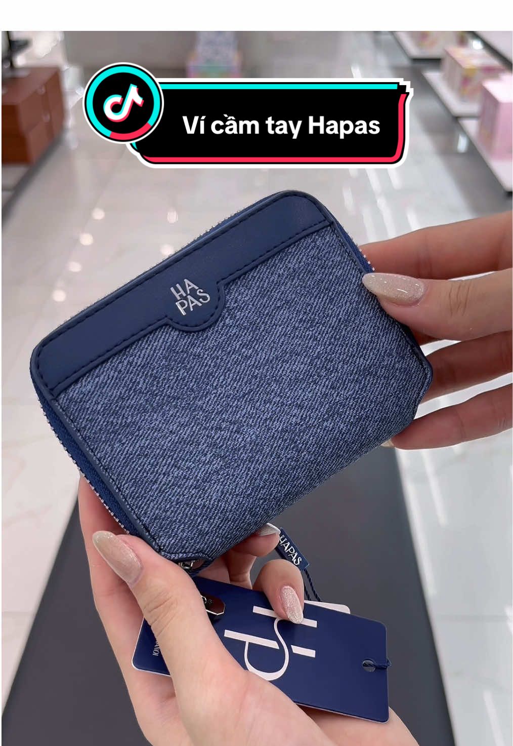 Chiếc ví nhỏ xinh này của Hapas cầm rất sang nha, chất vải denim phối da mềm cực đẹp 😻 #hapas #vi #vimini #quatang20_10 #viral 