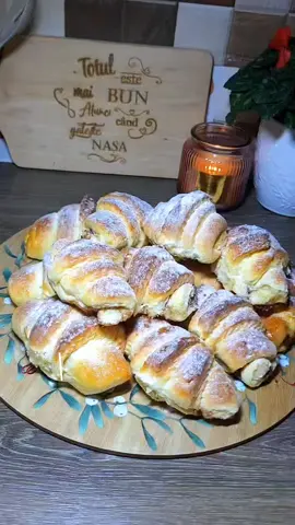 N-ai să crezi cât de simplu e secretul acestor cornuri 🥐💛 Dar face toată diferența!🥐#cornuri #choco #reteterapide #retetesimple #cook 