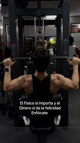 Enfócate!  #fyp #gymrat #viral #golden #gymbros #espalda #Fitness #GymTok 