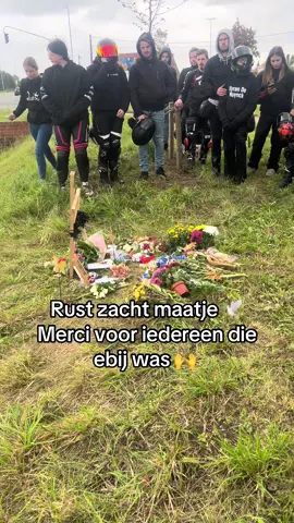 Hoe Kyran de biker community nog eens bij elkaar heeft kunnen brengen.. Ride in peace maatje 🕊️ #bikelife #rideout #moto 