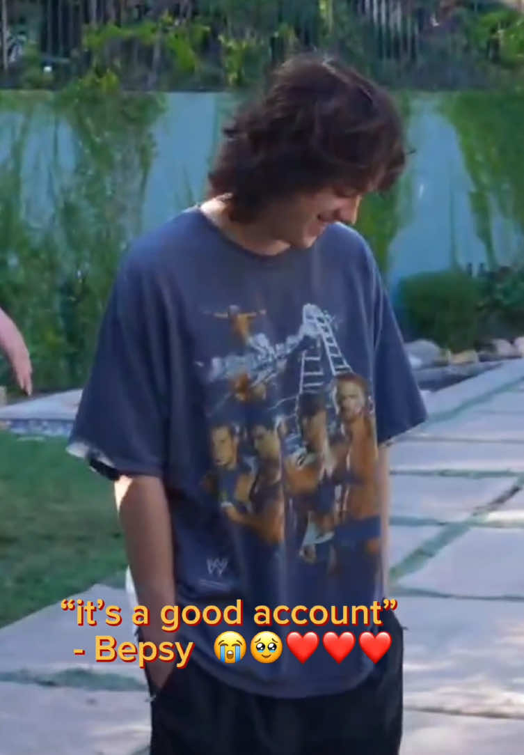 QTCinderella is the cutestt!!! this has freakin made my day 😭❤️❤️ i’m smiling like this frog emoji 🐸x100! 🙏🏽 @QTCinderella #faze #bepsy #fazeclan 