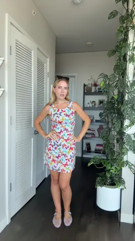 Wait I’m missing butterfly clips 🦋 A very 90s outfit for Modern Vintage Chicago today #OOTD #90sfashion #y2kaesthetic 