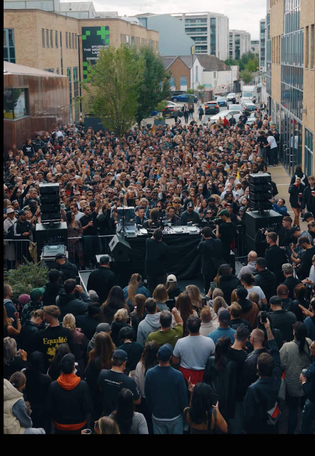 Tileyard London turned up 🦗 #streetparty 