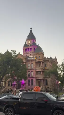 went to denton, tx for their 31 days of halloween for the first time and it was cool! 