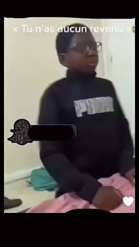 « Tu na aucun revenue »😂😂😂