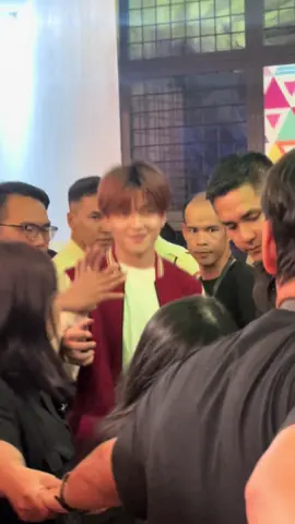 cakep banget buset kairi ternyata 🫵🏻 #onicesport #kairionic #mobilelegendsbangbang #meetngreet ke bandung lagi ya kai #onice 