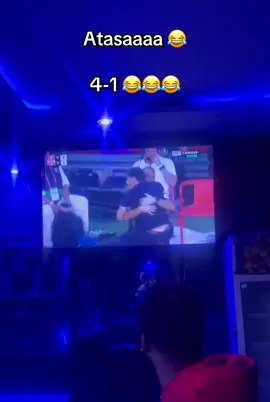 Ça fait mal à quelqu’un 😂😂 #barcelona #sevilla #laliga #😂😂 #rire_tiktok 