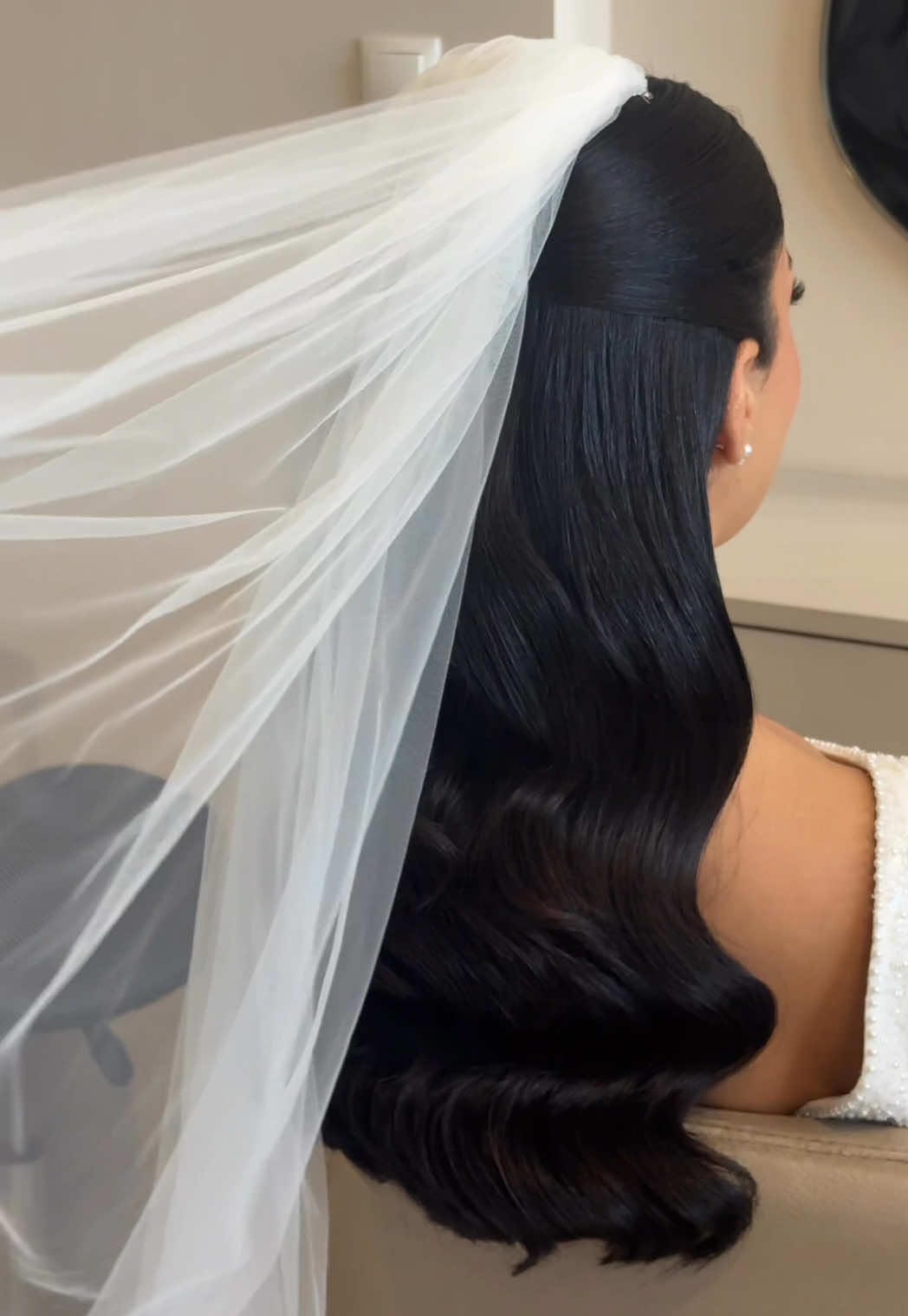 🤍 #hair #hairstyles #hairideas #hairstylist #waves #hollywoodwaves #waveshair  #bridalhair #weddinghair #bride #weddinghairstyle #wedding #bridalhairstyle #hairdresser #weddinginspiration #bridetobe #weddingday  #hairgoals #beautifulbride #foryoupage #viral #fyp #tik #tok #goviral 