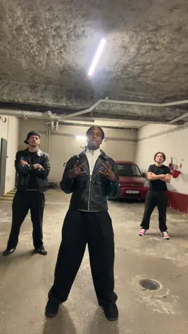 🕺🏾🕺🏾 @Matt bg 🇵🇹 @Lucas.  #pourtoii #fyp 