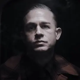 casting a ripped hot actor as ed gein is certainly a choice netflix #monstersnetflix #charliehunnam #edgein #foryoupage #fyp 