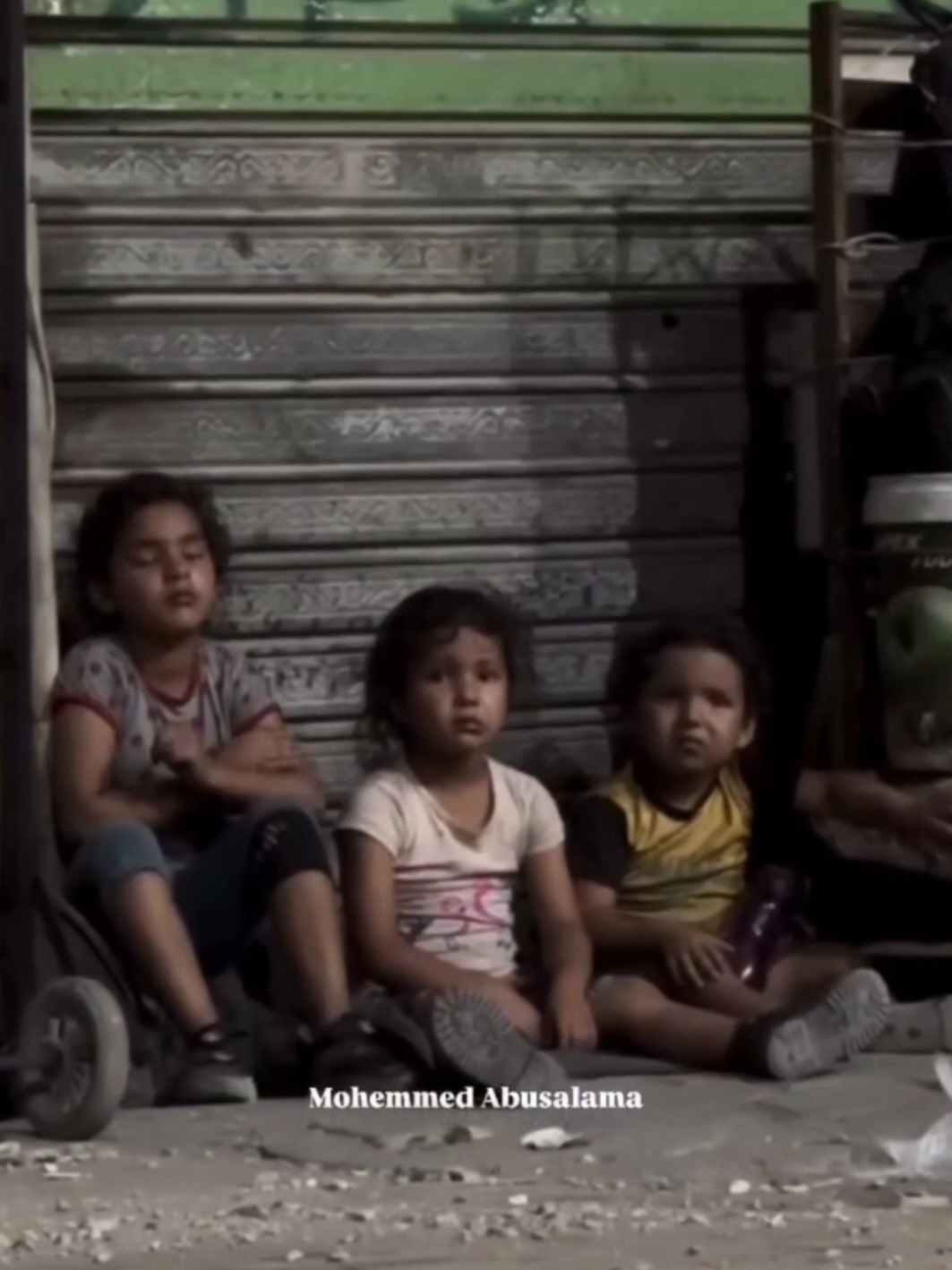Save Peoples and childrens gaza !! 