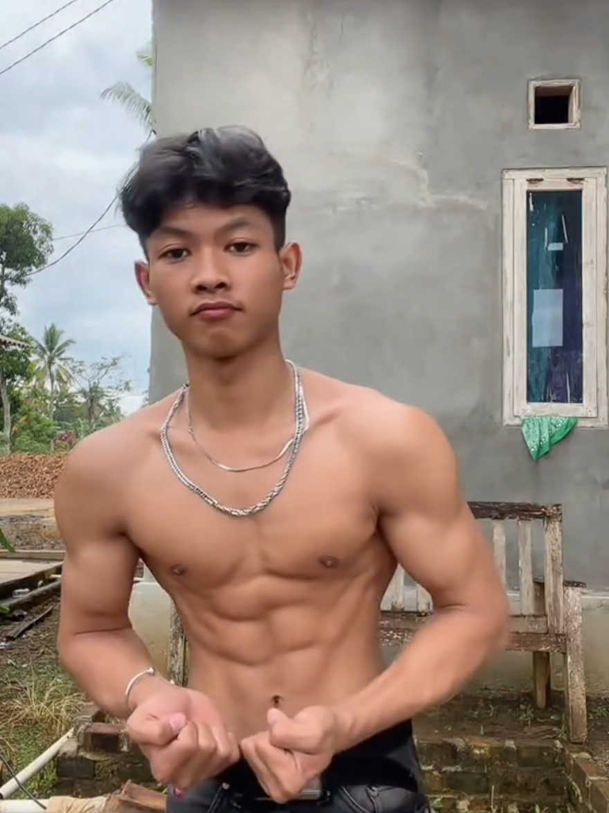 adu sixpack hyper berotot manis  #coganindonesia #gym #sixpack #coganrotisobek 