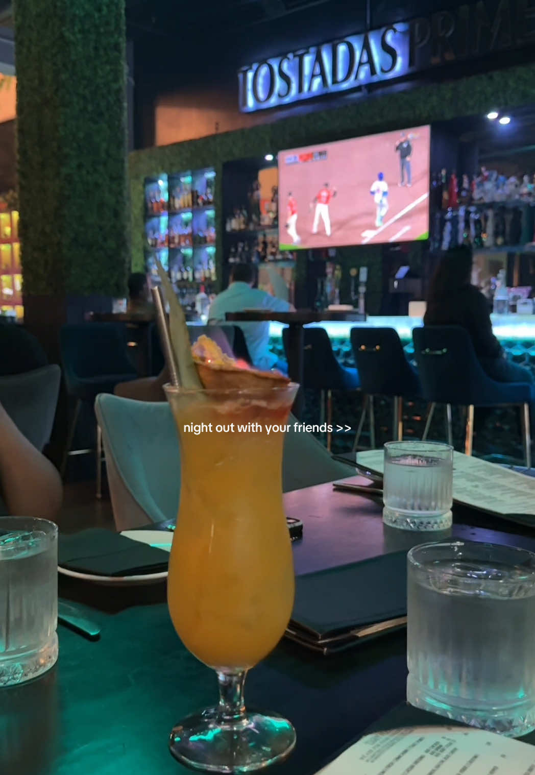 the best kind of nights 🍹💋🫶🏻 #tostadasprime #nightout #fyp #dinner #latina 