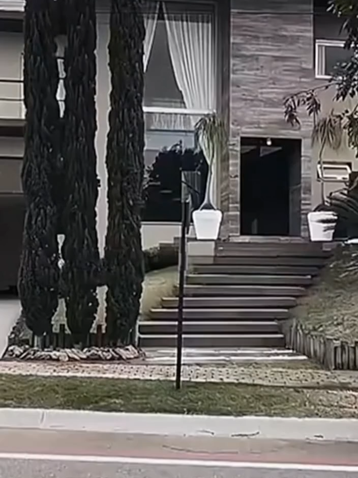 protesto dos motoboy em frente a casa do bistecone.... @bistecone1  #bistecone #sora2 #ia #motoboy