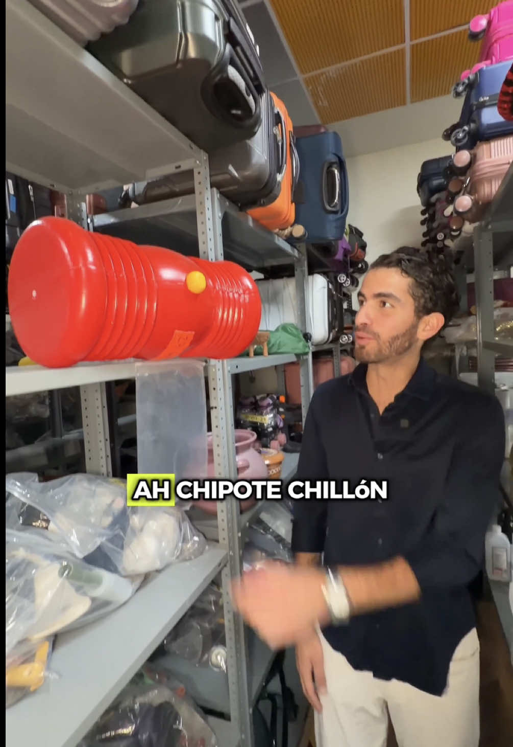 Encontré esto en los objetos perdidos del aeropuerto 😳 #SoyMirrey #FINO #Viajes 